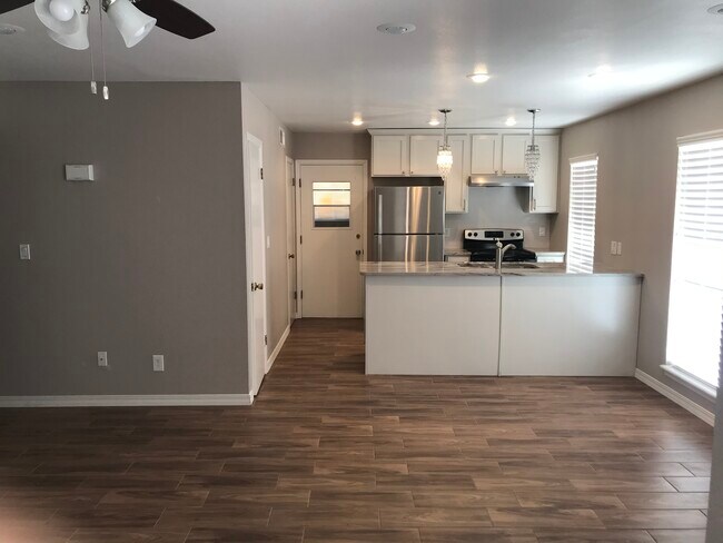 Open kitchen - 1216 Backus St