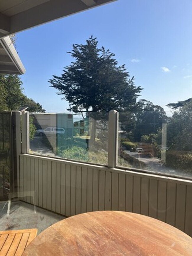Building Photo - Mid Century Modern home in Monterey