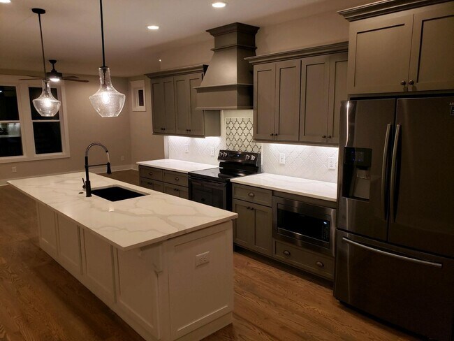 Foto del edificio - Charming 3-Bedroom, 2.5-Bath Home in Prime Downtown Nashville Location