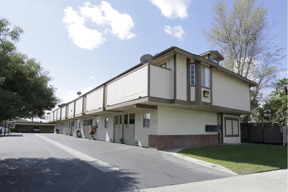 1280 E La Palma Ave, Anaheim, CA 92805 Apartments in Anaheim, CA