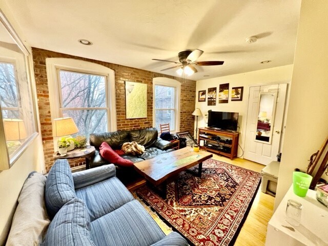 Building Photo - 28 Fleet St