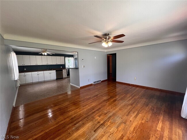 Foto del edificio - 9326 Ackley Rd