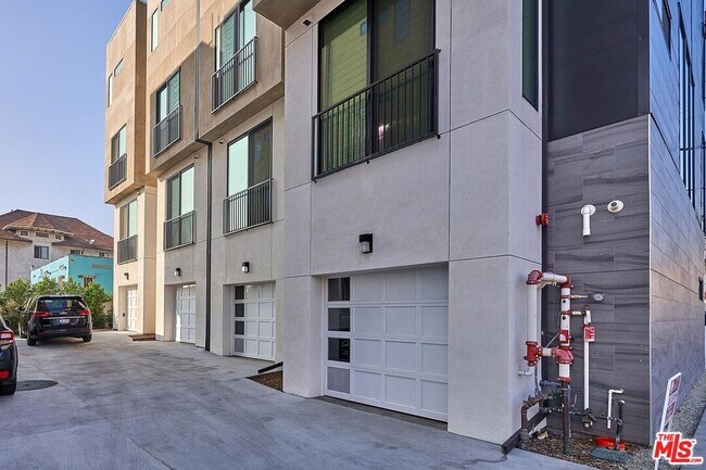 Building Photo - 2604 James M Wood Blvd