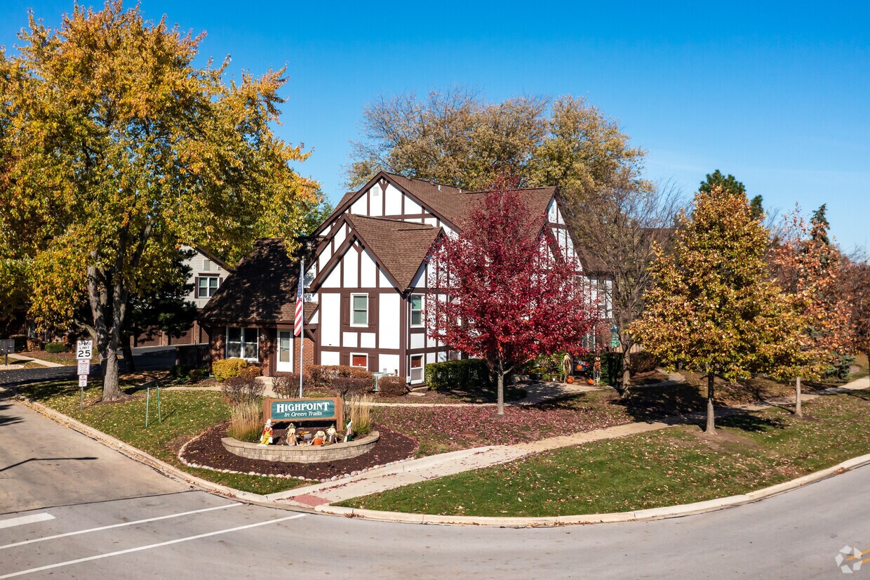 Highpoint In Green Trails Apartments in Lisle, IL