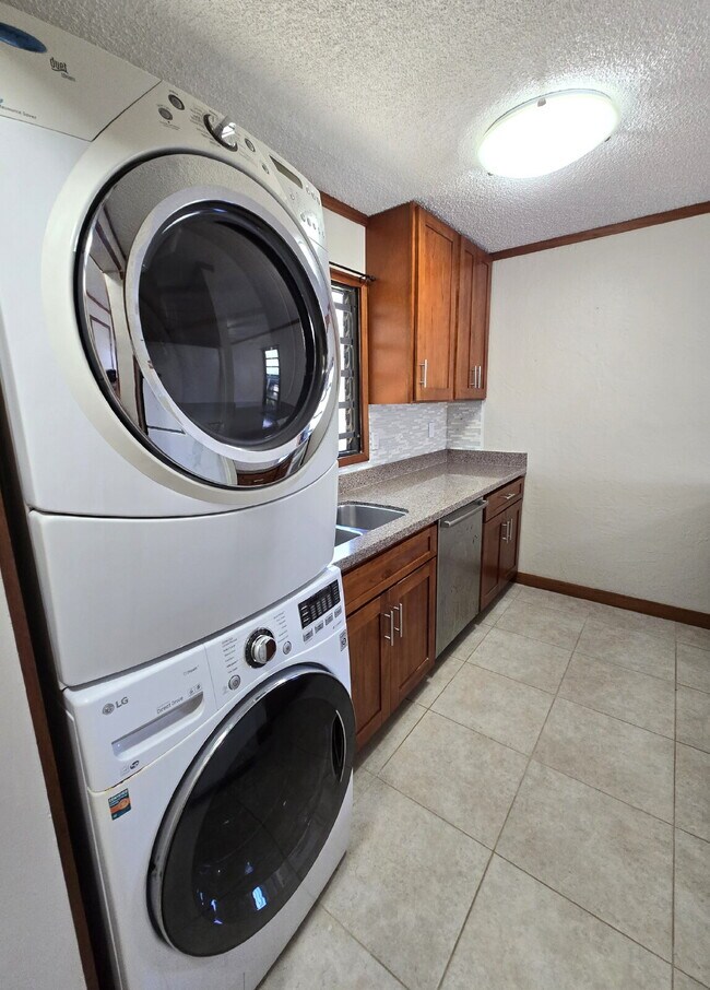 Foto del edificio - 2Br/1.5ba/2pkg Split Level Townhome - Pearlridge Aiea