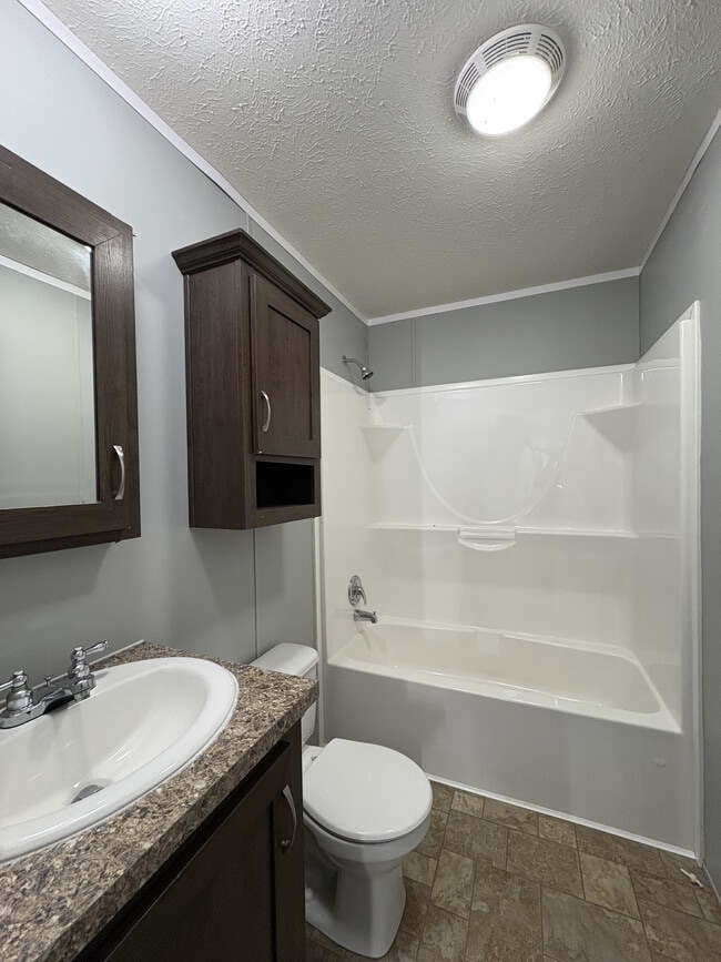 Building Photo - 67 W Manor St