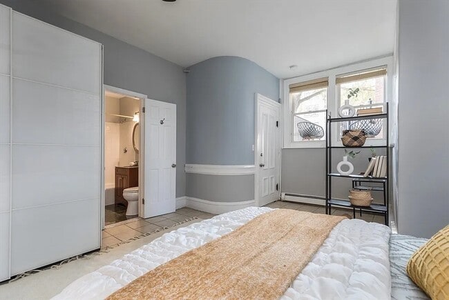 Building Photo - Fantastic one Bedroom Apt