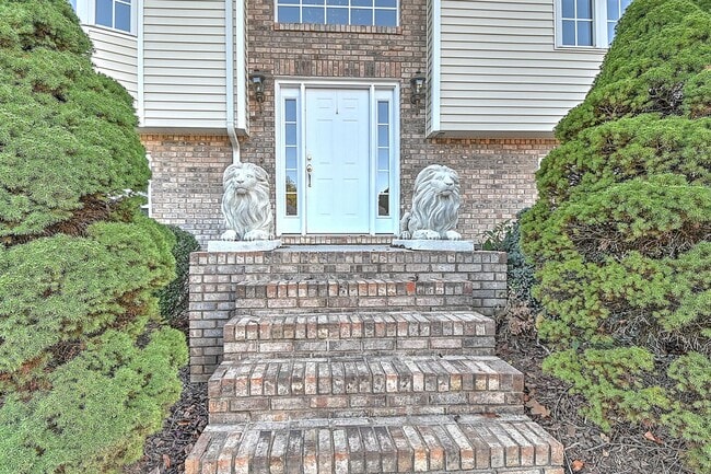 Building Photo - 168 Old Mill Ct