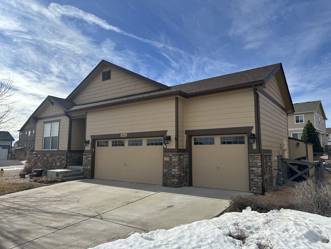 Building Photo - 6808 Cottonwood Tree Dr