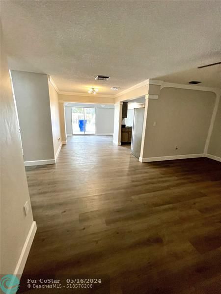 Foto del edificio - 6320 Thomas St