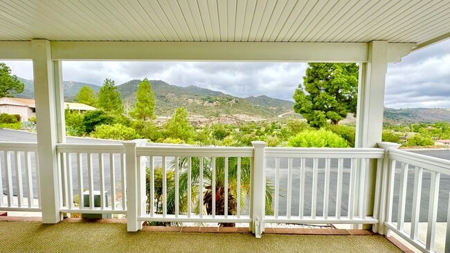 Foto del edificio - Light, Bright, and Freshly Updated Home in the Gated & Desirable Champagne Village 55+ Community!