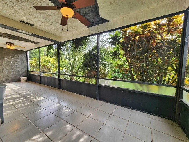 Foto del edificio - 7705 Forest Green Ln
