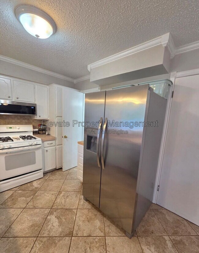 Foto del edificio - 4225 Clendon Way