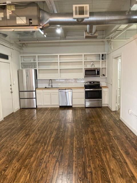 Primary Photo - 100 N Jackson St