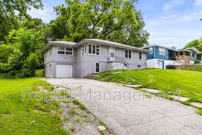 Foto del edificio - 3501 Redick Ave