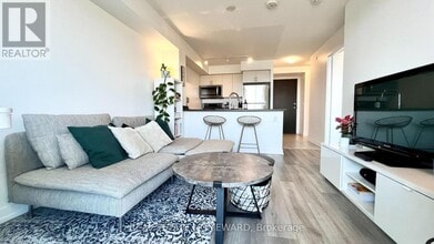 Building Photo - 8 Trent Ave