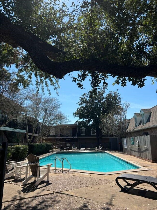 Foto del edificio - 2605 Marilee Ln