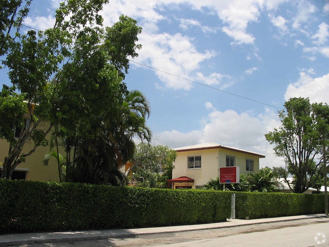 Foto del edificio - 733 NE 16th Ave