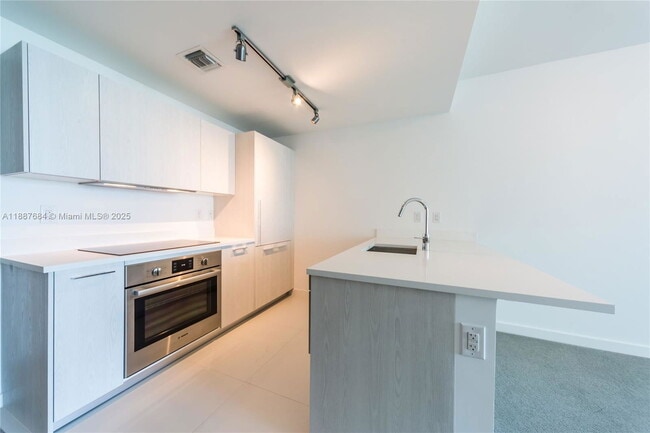 Foto del edificio - 501 NE 31st St