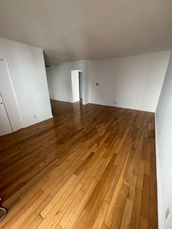 Foto del edificio - 2042 Beachwood Dr