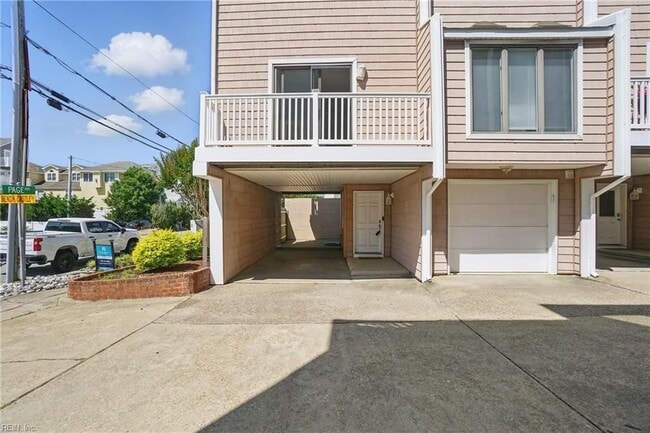 Building Photo - 2301 Beach Castle Ln