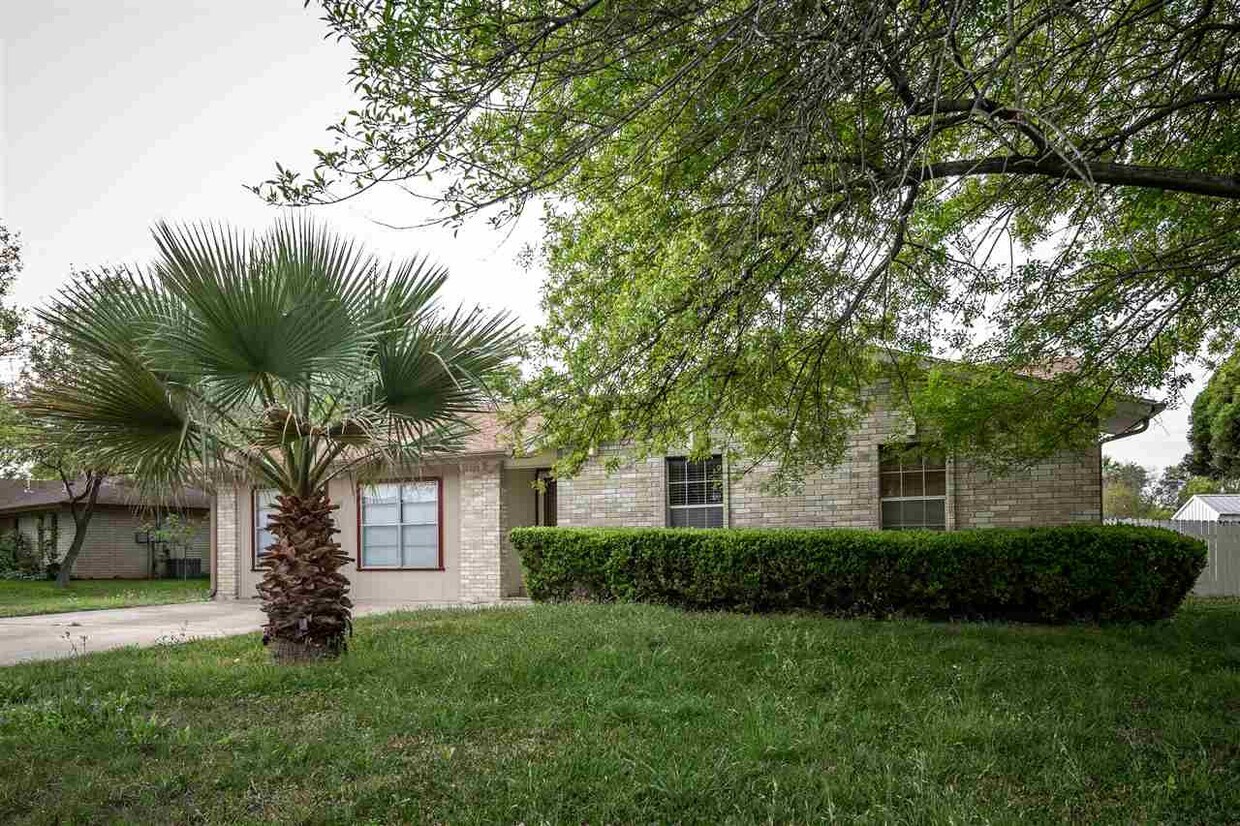 Primary Photo - 114 Paloma Dr