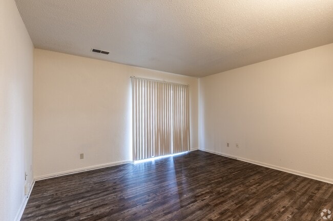 Building Photo - 1517 Oxford Pl