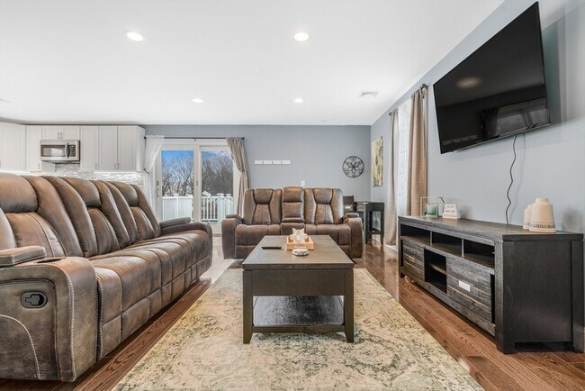 Foto del edificio - 150 Mason Ave