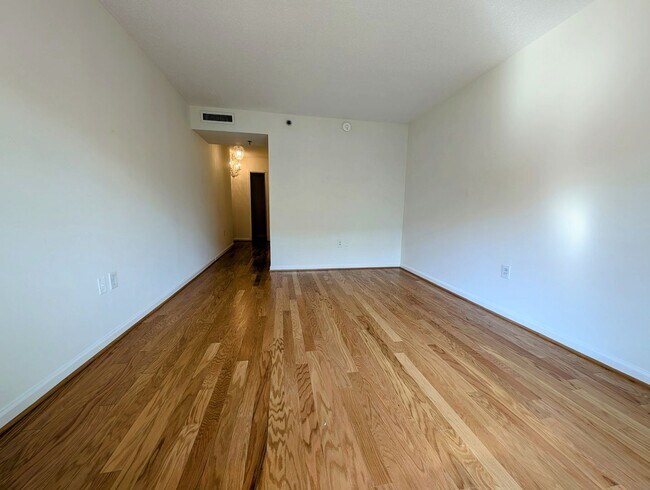 Photo - The Metropolitan Apartment