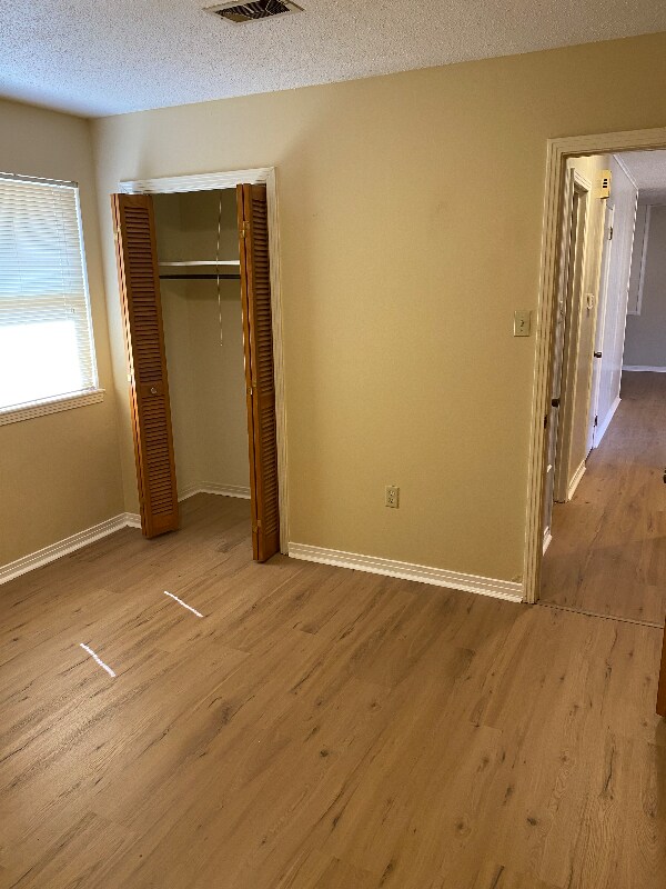 Foto del edificio - 9006 Woodbine Dr