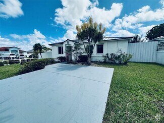 Building Photo - 18501 SW 115th Ave