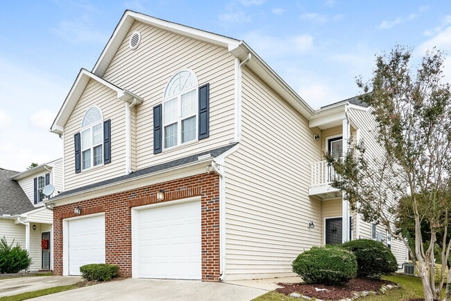 Building Photo - 2000 Persimmon Ridge Dr