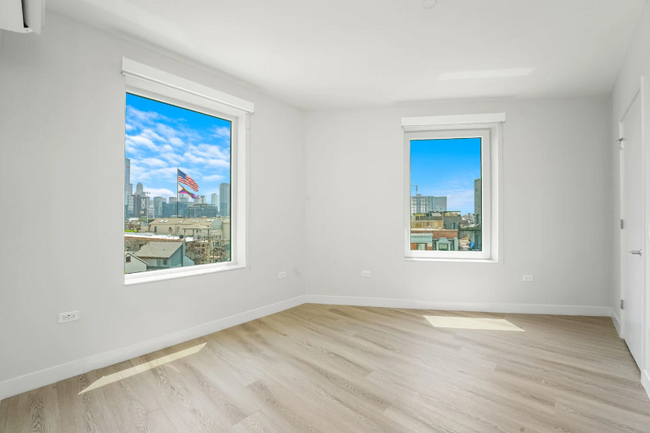 Foto del edificio - 679 N May St