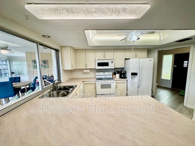 Foto del edificio - 2332 Bal Harbour Dr