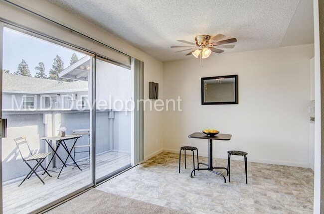 Foto del edificio - One Bedroom, One Bath Apartment