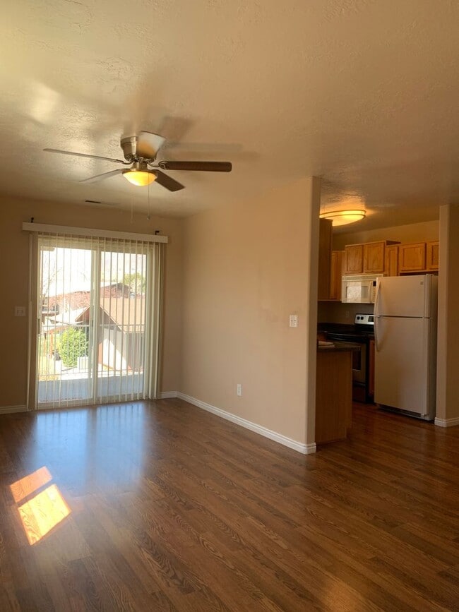 Foto del edificio - Move in December: 2 Bed 2 Bath Ogden Condo with 3 Weeks Free!