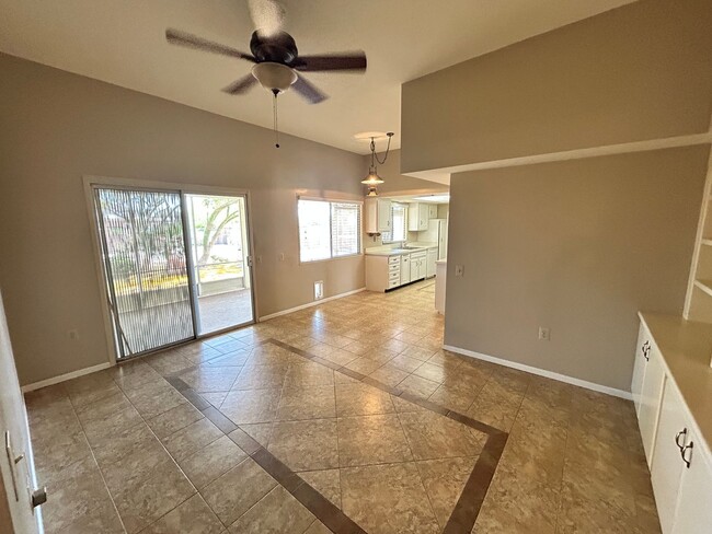 Foto del edificio - Age Restricted 2 Bd/2 Bath Golf Course Sub...