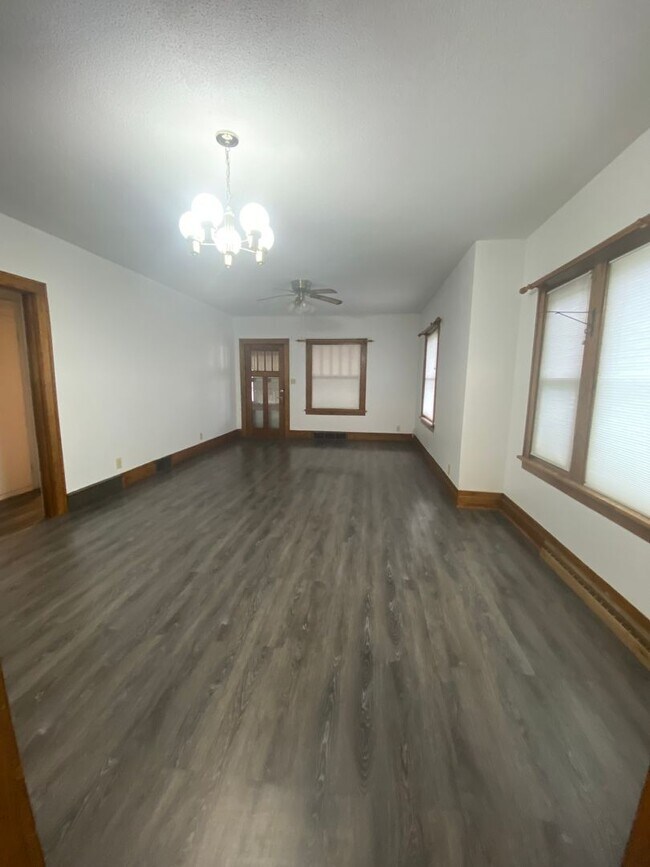 Foto del edificio - 905 Baltimore St