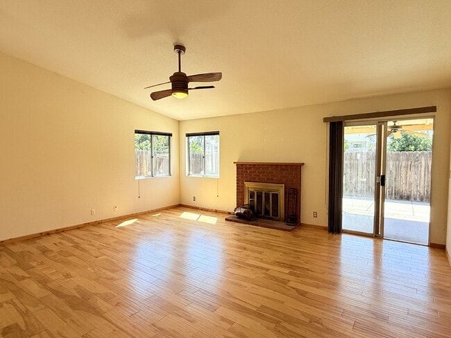Foto del edificio - Inviting 3BR/2BA Escondido Home on Quite S...