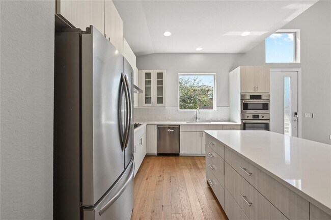 Foto del edificio - 6333 Florencia Ln