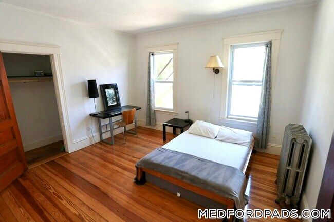 Foto del edificio - 124 Forest St