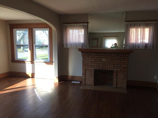 Family room - 38 Tampa Dr