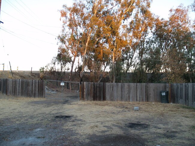  - 400-412 W Silver Eagle Rd