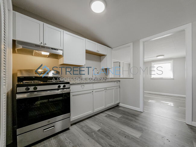 Building Photo - NOW OFFERING $250 OFF FIRST FULL MONTH IF ...