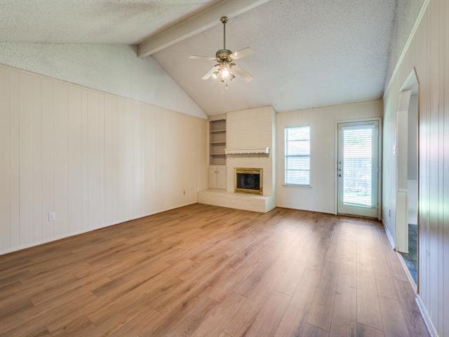 Foto del edificio - 2121 Northglen Dr