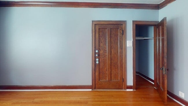 Foto del edificio - 4502 W Wellington Ave