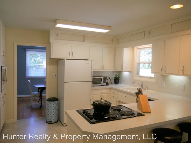 Building Photo - 2743 Wildwood Ct