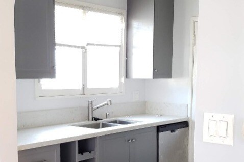 Foto del edificio - 4212 Degnan Blvd