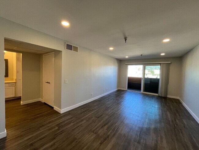 Foto del interior - 110 South Sweetzer Ave