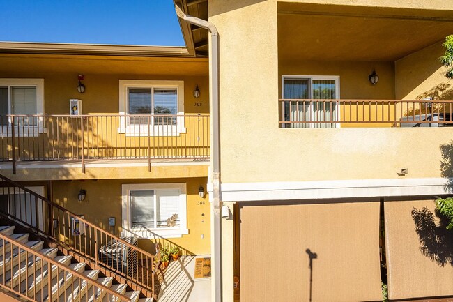 Foto del edificio - 9728 Marilla Dr